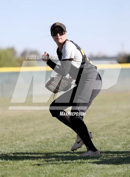 Thumbnail 1 in Mica Mountain vs Salpointe Catholic (AIA Softball 4A Semifinal) photogallery.