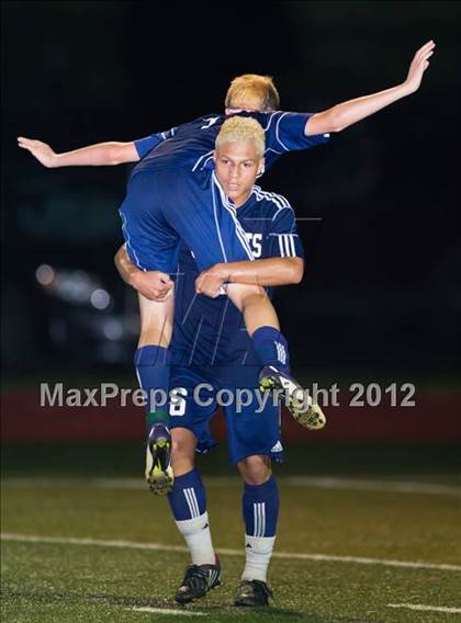 Thumbnail 1 in Brazoswood vs Fort Bend Clements (Region III Bi-District Playoff) photogallery.