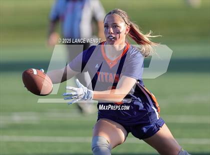 Thumbnail 3 in Chaparral vs. Legend (CHSAA 5A Semi-Final) photogallery.