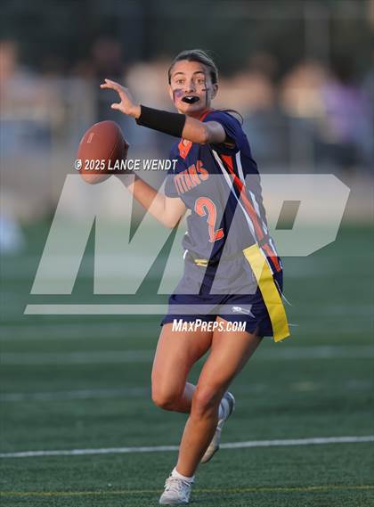 Thumbnail 2 in Chaparral vs. Legend (CHSAA 5A Semi-Final) photogallery.