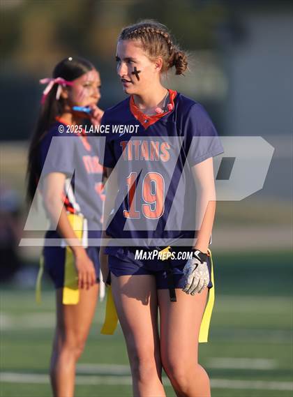 Thumbnail 2 in Chaparral vs. Legend (CHSAA 5A Semi-Final) photogallery.