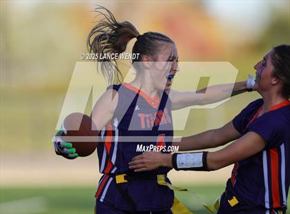 Thumbnail 3 in Chaparral vs. Legend (CHSAA 5A Semi-Final) photogallery.