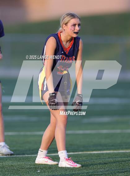 Thumbnail 2 in Chaparral vs. Legend (CHSAA 5A Semi-Final) photogallery.