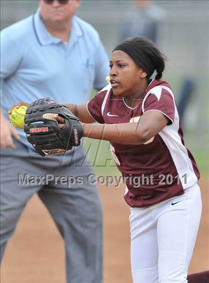 Thumbnail 1 in Palos Verdes vs. Valley Christian (Downey Tournament) photogallery.
