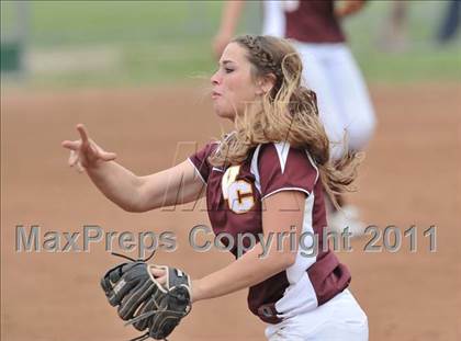 Thumbnail 2 in Palos Verdes vs. Valley Christian (Downey Tournament) photogallery.