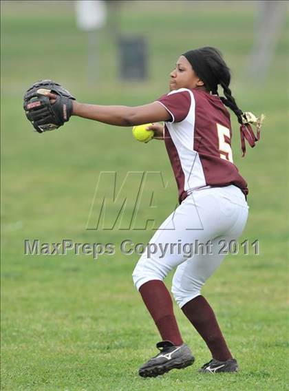 Thumbnail 2 in Palos Verdes vs. Valley Christian (Downey Tournament) photogallery.