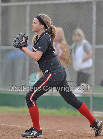 Thumbnail 3 in Palos Verdes vs. Valley Christian (Downey Tournament) photogallery.