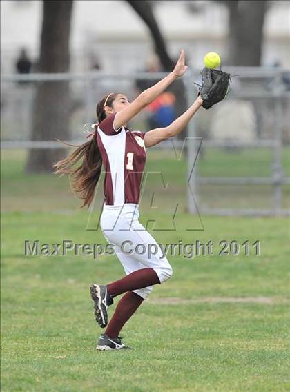Thumbnail 3 in Palos Verdes vs. Valley Christian (Downey Tournament) photogallery.