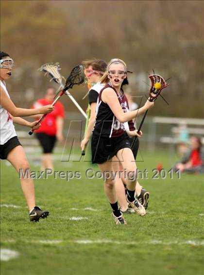 Thumbnail 3 in Fitch vs East Lyme photogallery.