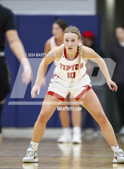 Thumbnail 2 in Tipton vs Northeast (Cairo) photogallery.