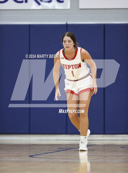 Thumbnail 3 in Tipton vs Northeast (Cairo) photogallery.