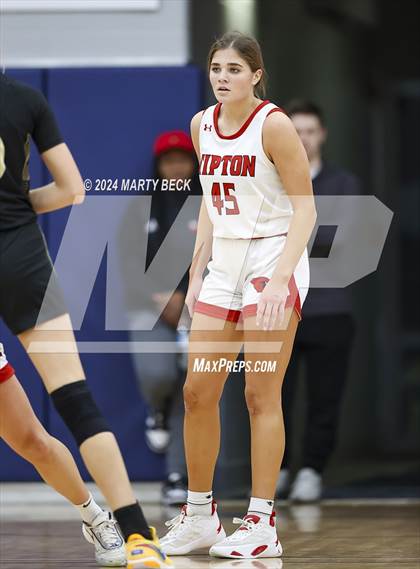 Thumbnail 3 in Tipton vs Northeast (Cairo) photogallery.