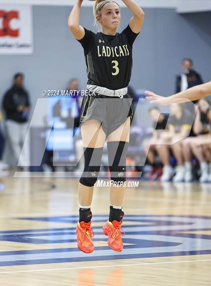 Thumbnail 1 in Tipton vs Northeast (Cairo) photogallery.
