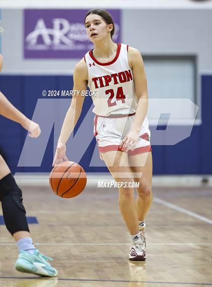 Thumbnail 2 in Tipton vs Northeast (Cairo) photogallery.