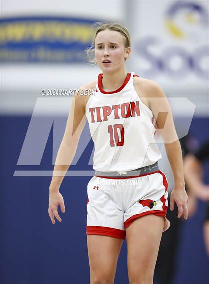 Thumbnail 3 in Tipton vs Northeast (Cairo) photogallery.