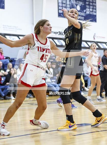 Thumbnail 1 in Tipton vs Northeast (Cairo) photogallery.