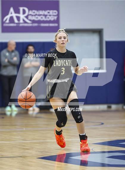 Thumbnail 3 in Tipton vs Northeast (Cairo) photogallery.