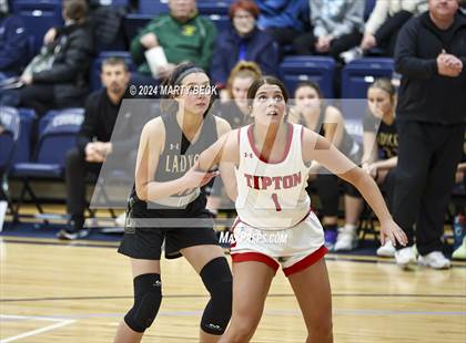 Thumbnail 2 in Tipton vs Northeast (Cairo) photogallery.