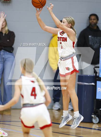 Thumbnail 2 in Tipton vs Northeast (Cairo) photogallery.