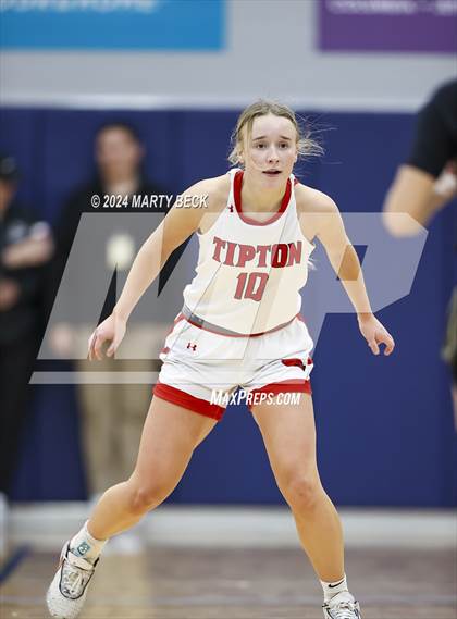 Thumbnail 3 in Tipton vs Northeast (Cairo) photogallery.