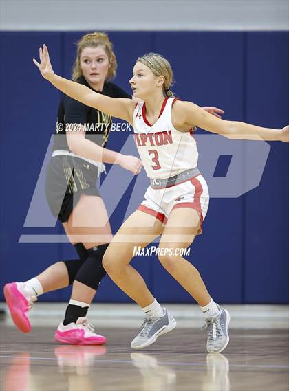 Thumbnail 2 in Tipton vs Northeast (Cairo) photogallery.