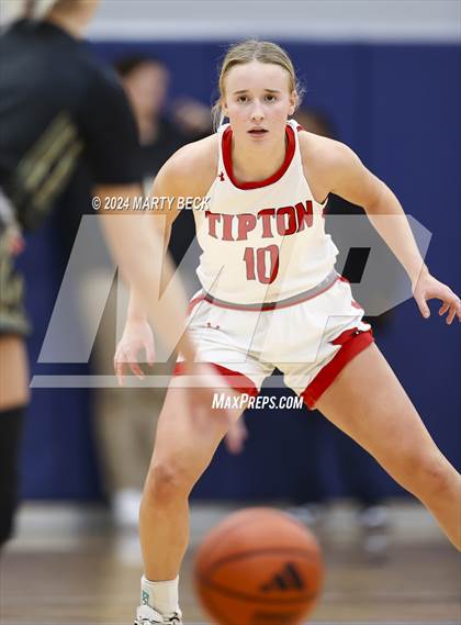 Thumbnail 2 in Tipton vs Northeast (Cairo) photogallery.