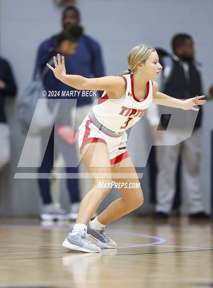 Thumbnail 1 in Tipton vs Northeast (Cairo) photogallery.