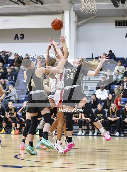 Thumbnail 1 in Tipton vs Northeast (Cairo) photogallery.