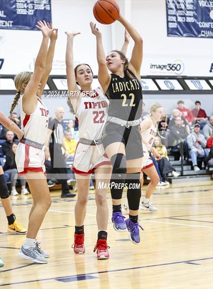 Thumbnail 1 in Tipton vs Northeast (Cairo) photogallery.