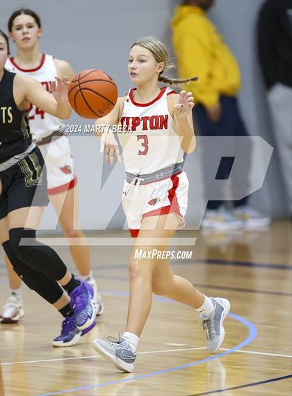 Thumbnail 3 in Tipton vs Northeast (Cairo) photogallery.