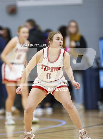 Thumbnail 3 in Tipton vs Northeast (Cairo) photogallery.
