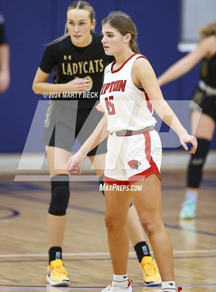 Thumbnail 2 in Tipton vs Northeast (Cairo) photogallery.