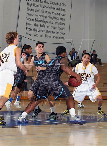 Thumbnail 3 in Eastlake vs Cabrillo (MaxPreps Holiday Classic) photogallery.