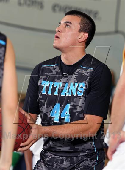 Thumbnail 3 in Eastlake vs Cabrillo (MaxPreps Holiday Classic) photogallery.
