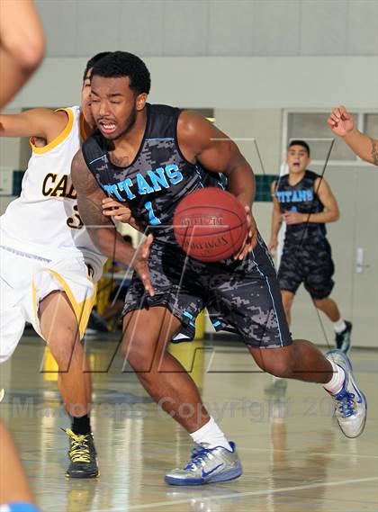 Thumbnail 1 in Eastlake vs Cabrillo (MaxPreps Holiday Classic) photogallery.