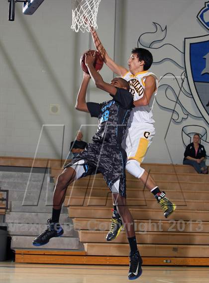Thumbnail 3 in Eastlake vs Cabrillo (MaxPreps Holiday Classic) photogallery.
