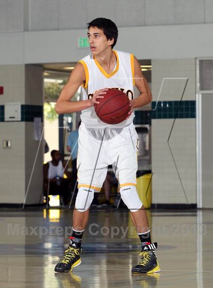 Thumbnail 3 in Eastlake vs Cabrillo (MaxPreps Holiday Classic) photogallery.