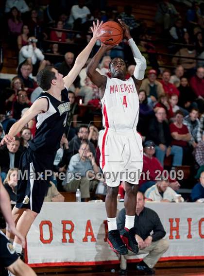 Thumbnail 1 in Mater Dei vs. Foothill (Orange Holiday Classic Championship) photogallery.