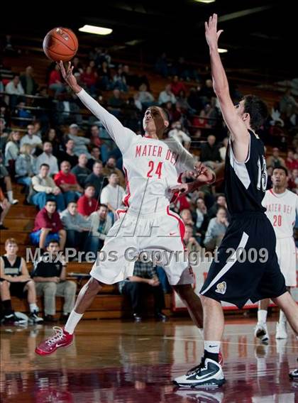 Thumbnail 3 in Mater Dei vs. Foothill (Orange Holiday Classic Championship) photogallery.