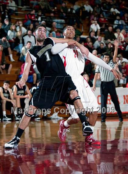 Thumbnail 3 in Mater Dei vs. Foothill (Orange Holiday Classic Championship) photogallery.