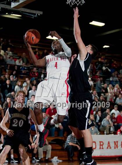 Thumbnail 3 in Mater Dei vs. Foothill (Orange Holiday Classic Championship) photogallery.