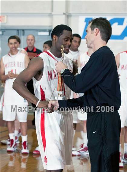 Thumbnail 2 in Mater Dei vs. Foothill (Orange Holiday Classic Championship) photogallery.