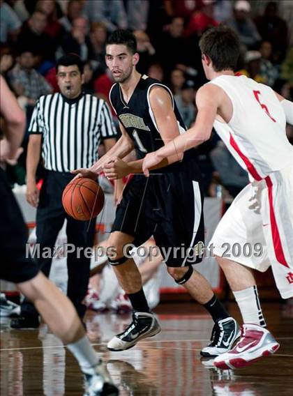 Thumbnail 1 in Mater Dei vs. Foothill (Orange Holiday Classic Championship) photogallery.
