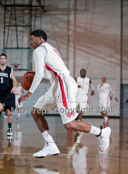 Thumbnail 2 in Mater Dei vs. Foothill (Orange Holiday Classic Championship) photogallery.