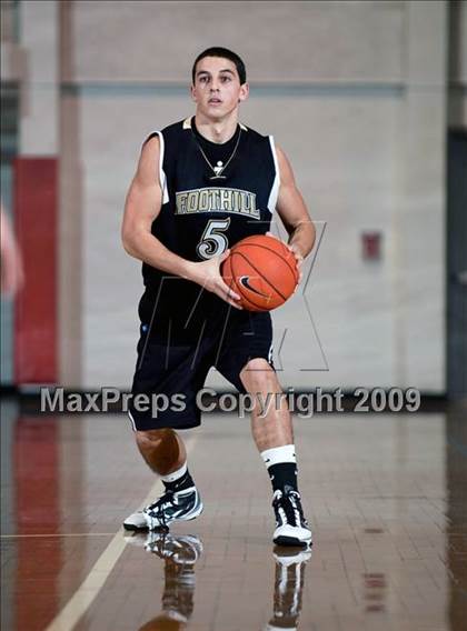 Thumbnail 2 in Mater Dei vs. Foothill (Orange Holiday Classic Championship) photogallery.