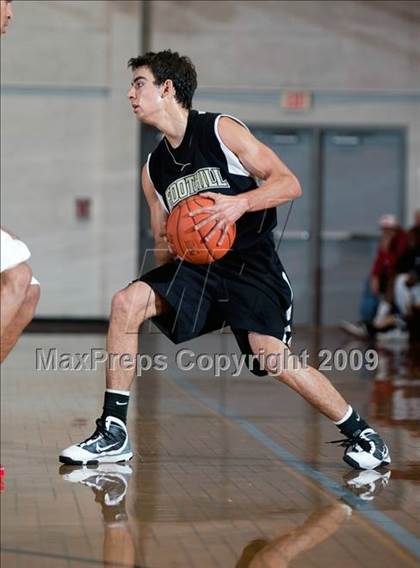 Thumbnail 3 in Mater Dei vs. Foothill (Orange Holiday Classic Championship) photogallery.