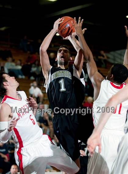 Thumbnail 3 in Mater Dei vs. Foothill (Orange Holiday Classic Championship) photogallery.
