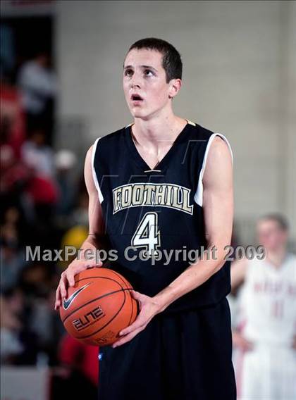 Thumbnail 2 in Mater Dei vs. Foothill (Orange Holiday Classic Championship) photogallery.