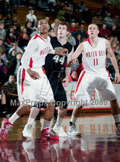 Thumbnail 1 in Mater Dei vs. Foothill (Orange Holiday Classic Championship) photogallery.