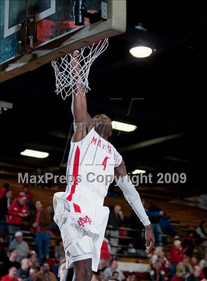 Thumbnail 3 in Mater Dei vs. Foothill (Orange Holiday Classic Championship) photogallery.